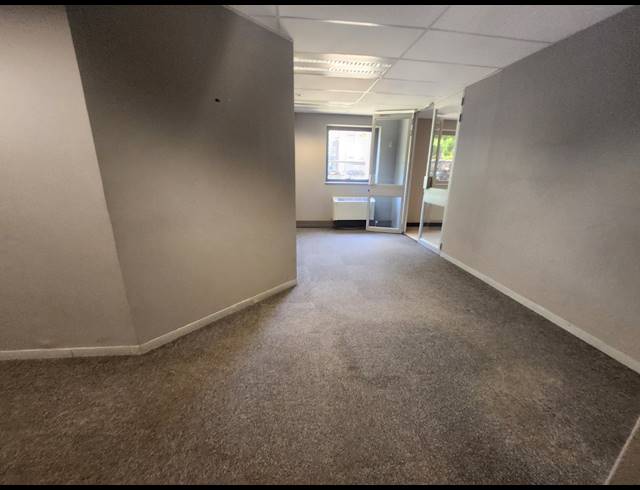 683M² OFFICE TO LET IN RANDJESPARK